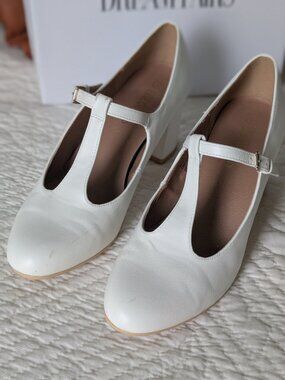 DREAM PAIRS White Women Low Heel Stilettos Round Toe size 9